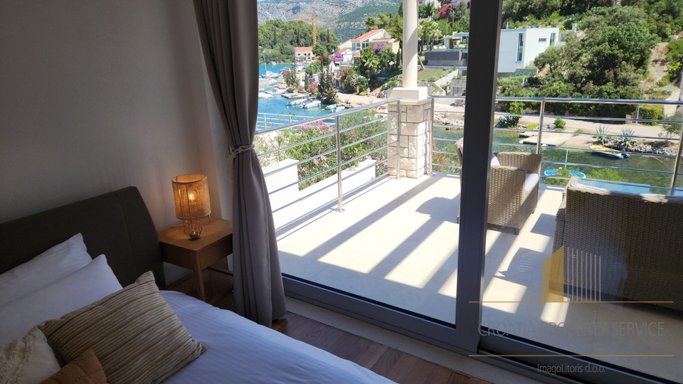 Luxury villa with a private pool, first row to the sea on the island of Korčula!